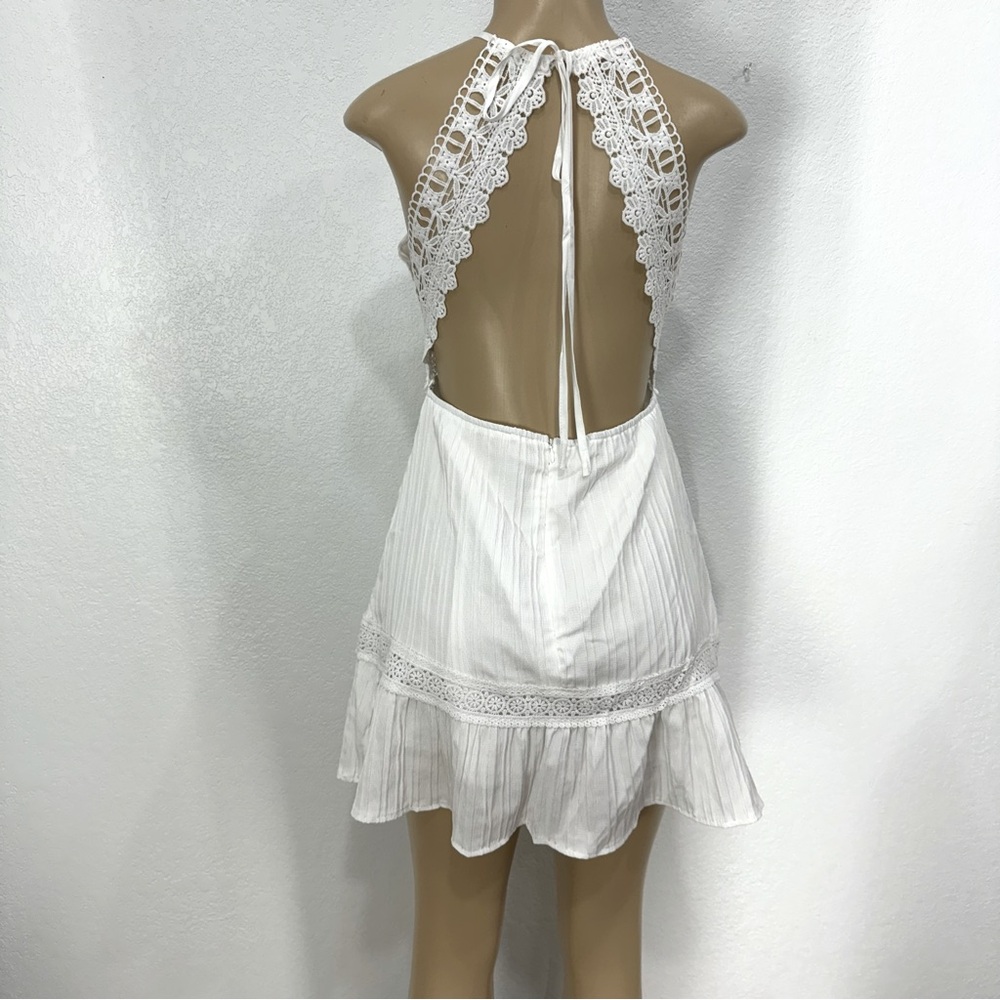 White romantic open back beach a line dress size M